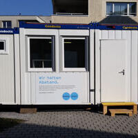 Mehr Abstand 
als Credo: beim
Wohnhaus Uster 
schafft ein 
Container mehr
Lebensraum